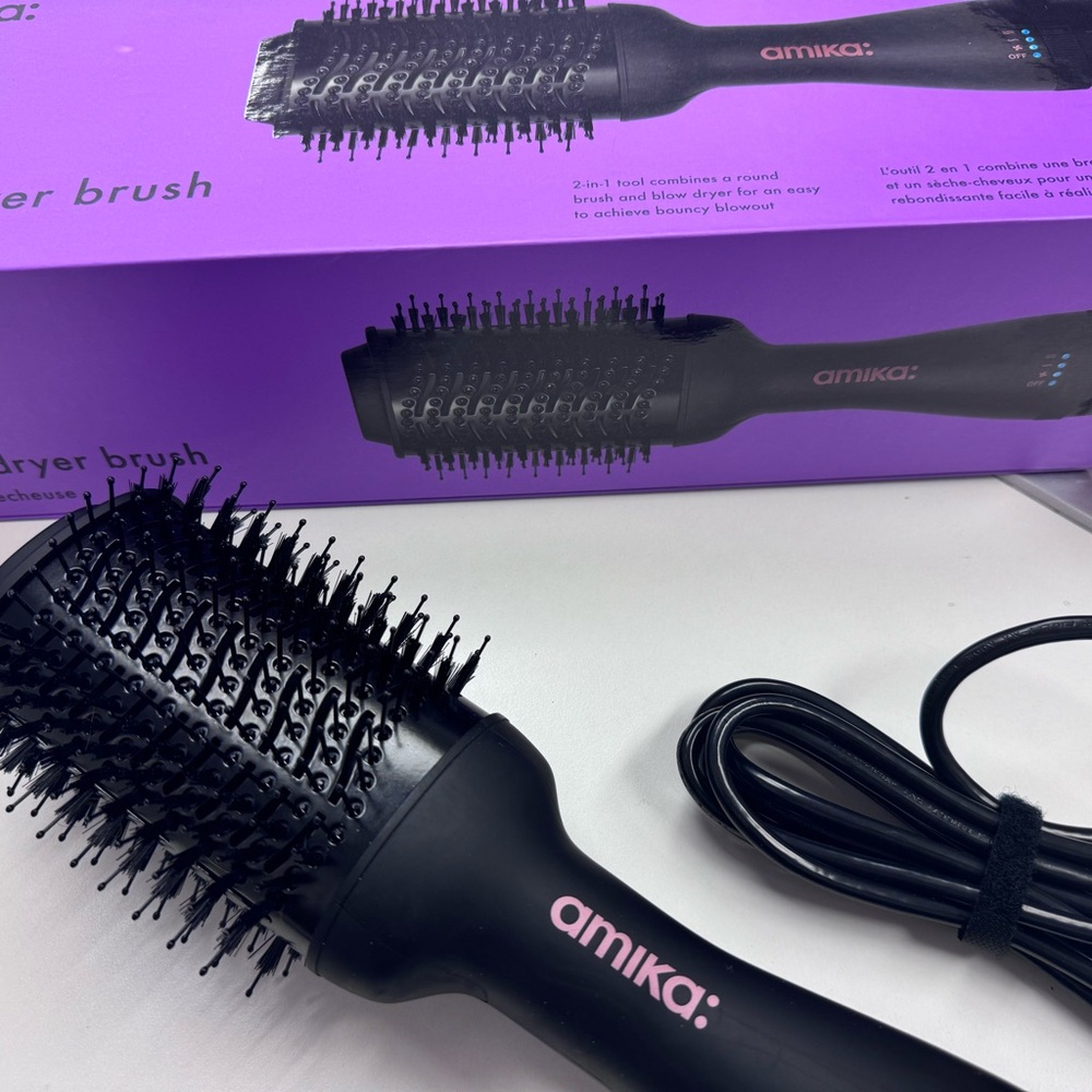 Amika hair blow dry brush 2.0
2-in-1 hair styling tool